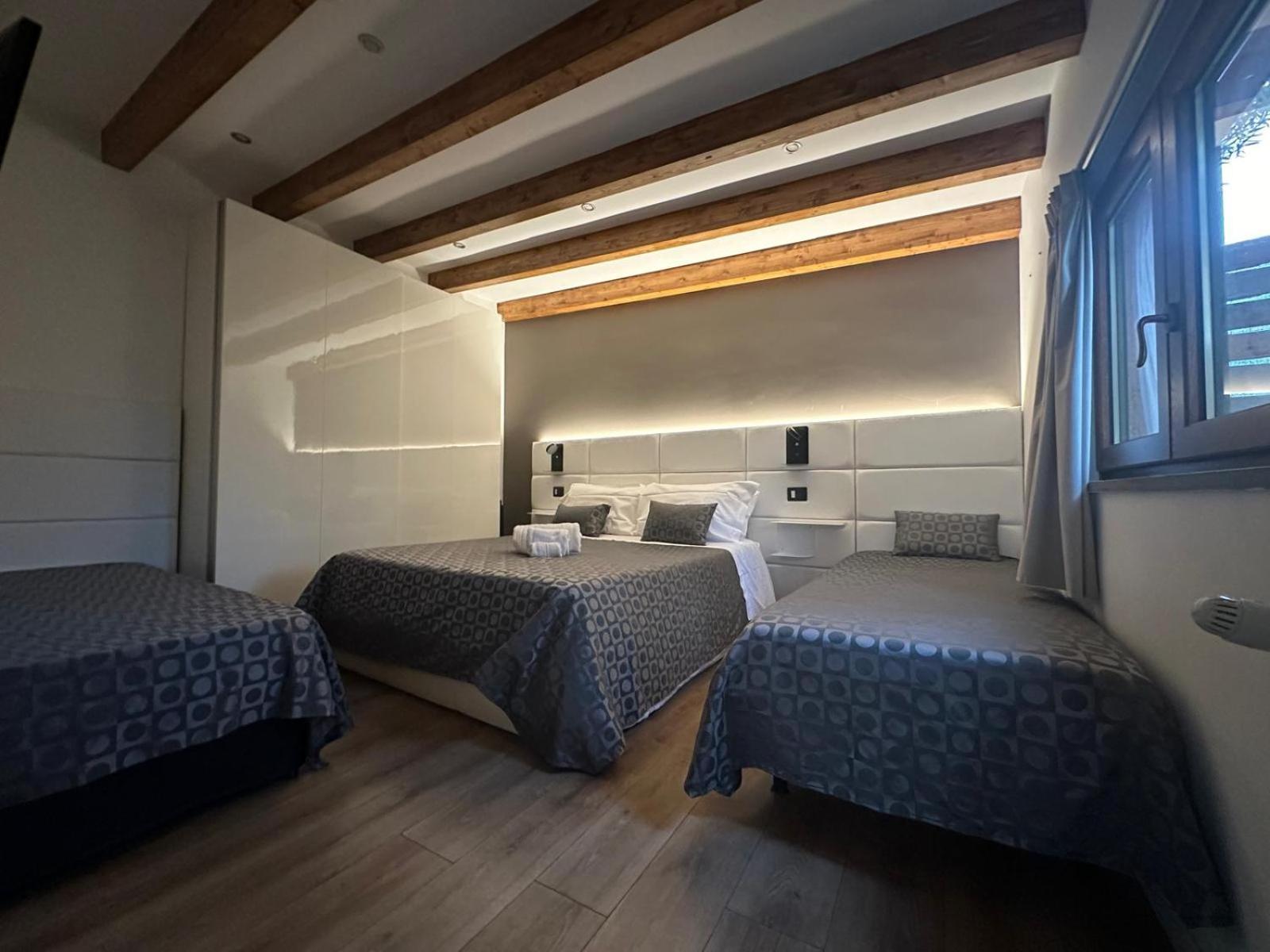Ottomood B&B And Apartments Tremestieri Etneo Room photo